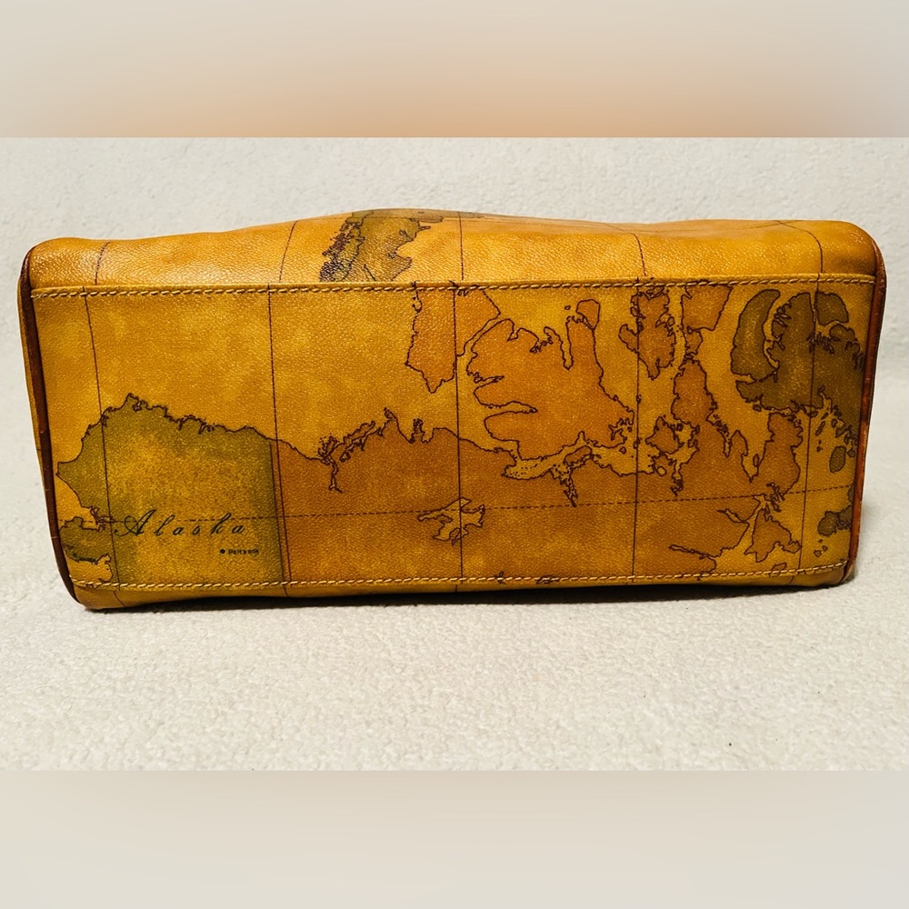 Alviero Martini World Map  Boston Bag - Picture 12 of 14